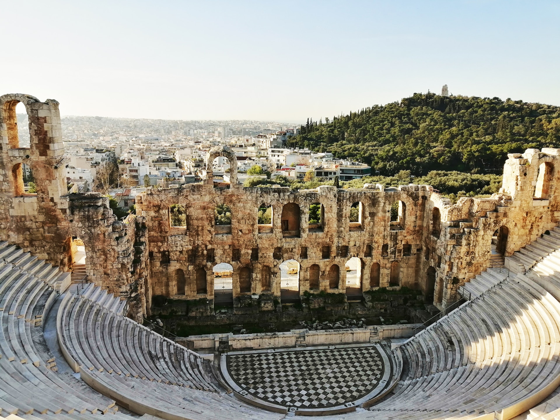 Cover Image for Athens: Where History and Modernity Collide (42EUR)
